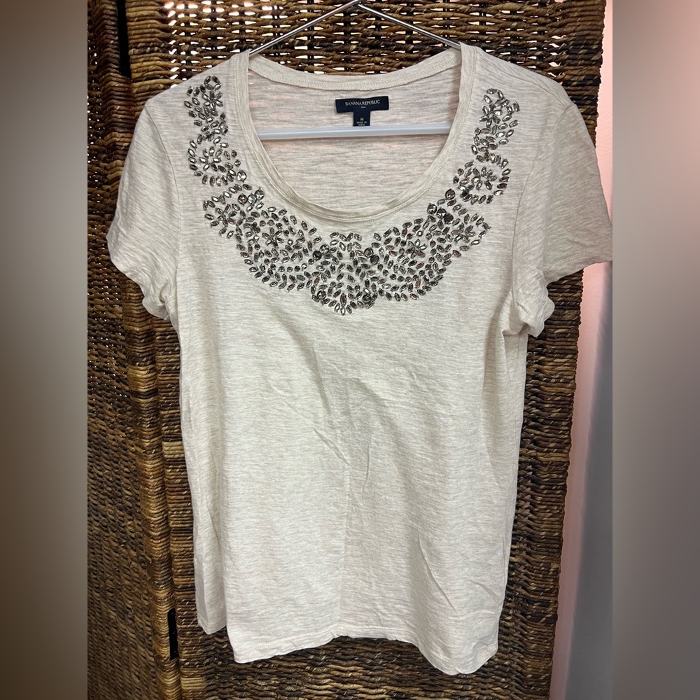 Banana Republic- Jeweled Collar- Cream top, Size: Medium, Pre-Owned‎